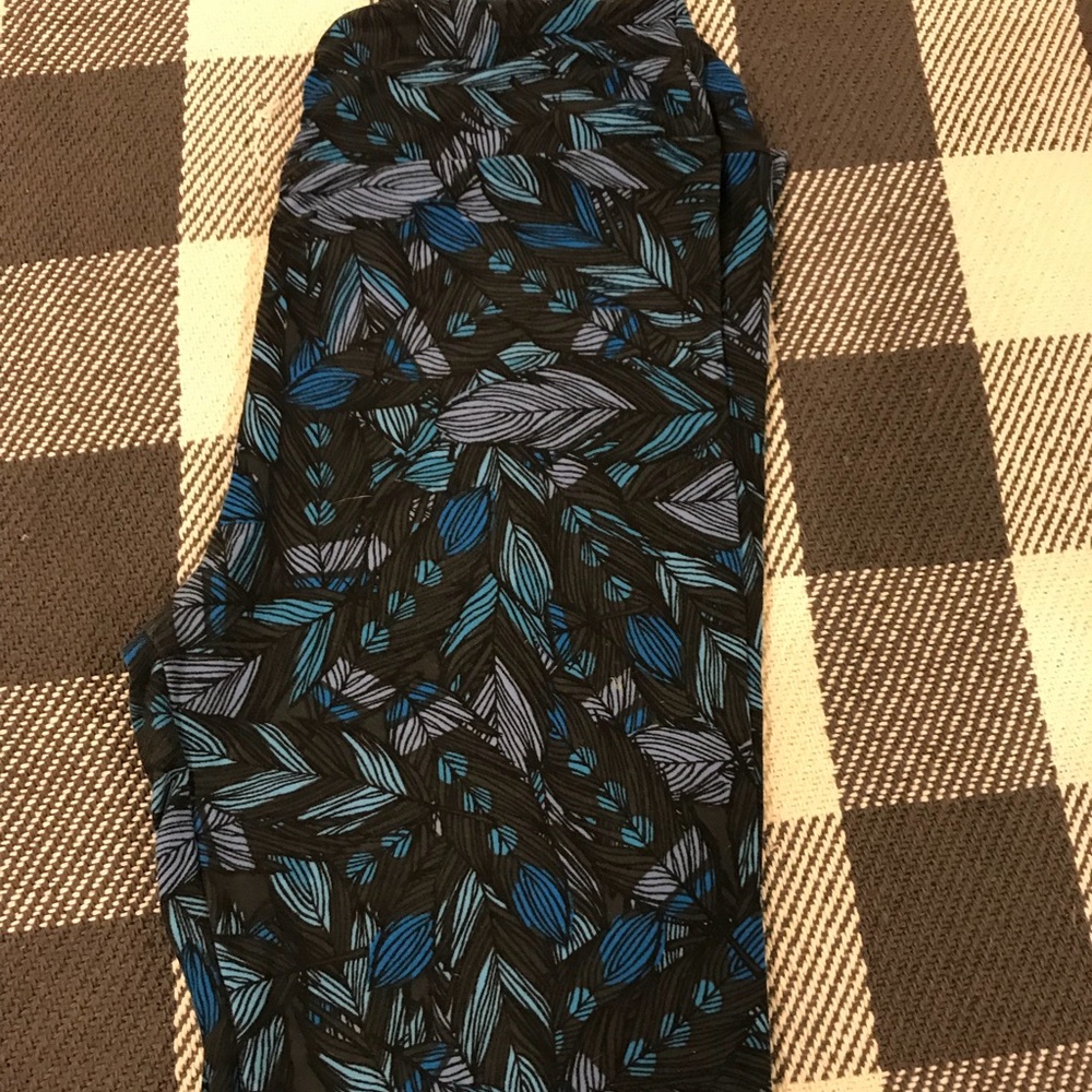 LuLaRoe Os Blue feather leggings